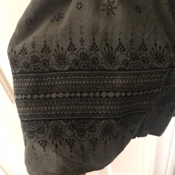 Cute Green Romper - Picture 2 of 3